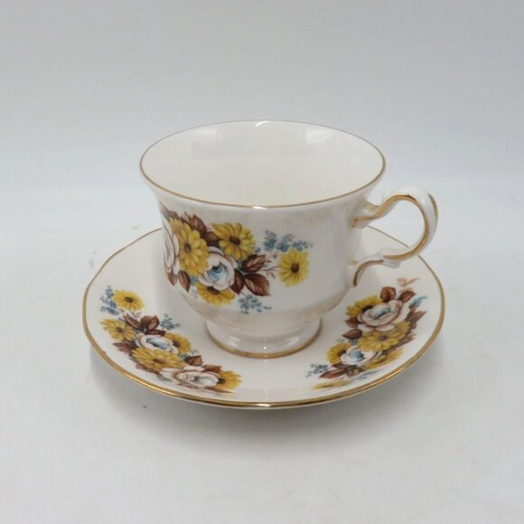Vintage Royal Vale Bone China Tea Cup and Saucer Set With Floral Design England - Picture 3 of 10